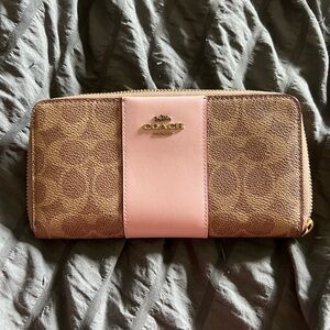 Coach Slim Accordion Zip Wallet In Colorblock Signature Canvas- LIKE NEW